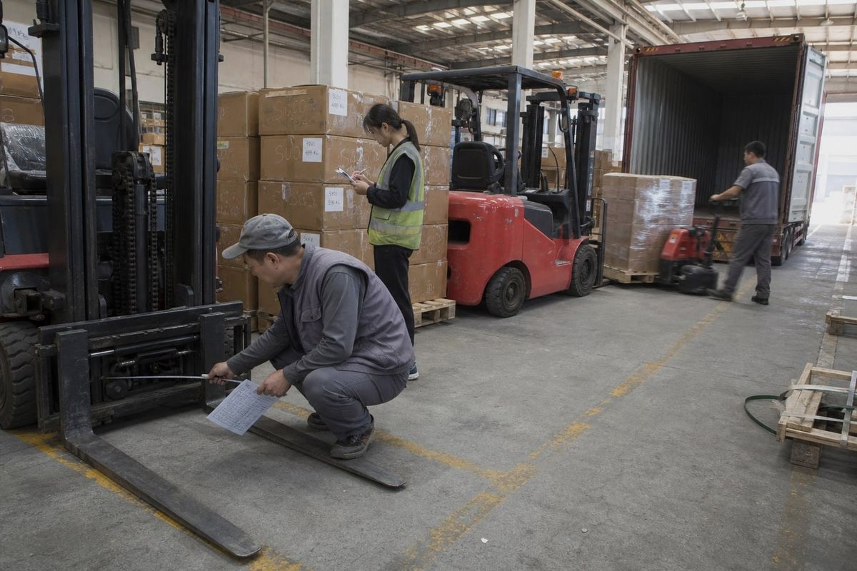 Consolidating forklifts from multiple Chinese suppliers into one container shipment (ID#2)