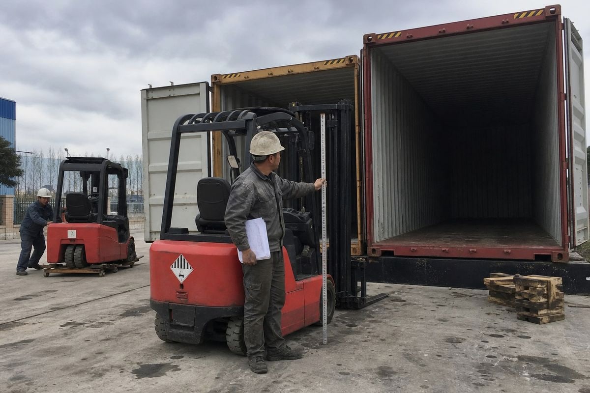 40HQ container recommended for shipping lithium battery forklifts safely (ID#3)